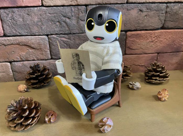 RoBoHoNとロボットフレンドリープロジェクトがコラボ「ロボホン用ボーダーニットTシャツ」発売　限定版は特典機能を搭載