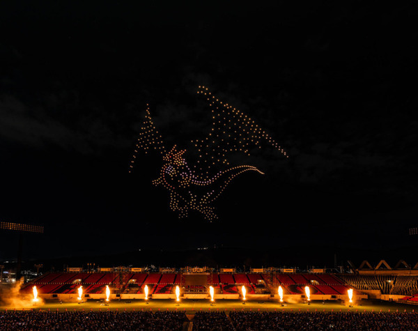 「ファイナルファンタジーXIV」10周年記念の花火＆音楽、ドローンショー大阪の写真を公開　次回は千葉県幕張で開催へ