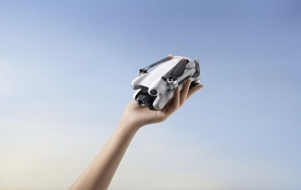DJI、オールインワン型空撮ミニカメラドローン「Mini 4 Pro」を発表！全方向障害物検知で安定飛行、映像関連機能などを強化