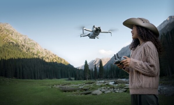 DJI、オールインワン型空撮ミニカメラドローン「Mini 4 Pro」を発表！全方向障害物検知で安定飛行、映像関連機能などを強化