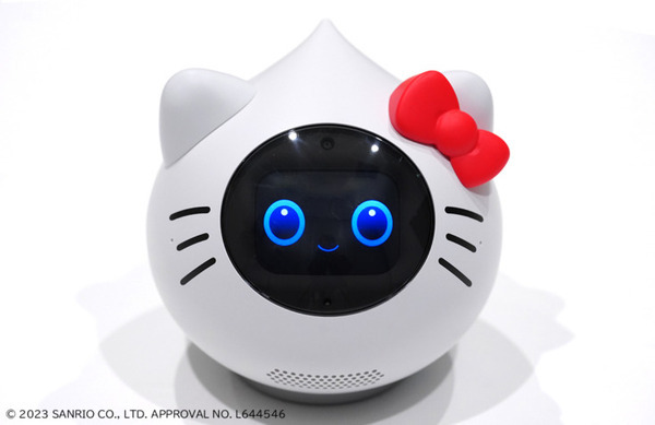 「Romi」とハローキティがコラボ　50周年記念ハローキティコラボモデル「Romi」を150台限定で予約販売開始