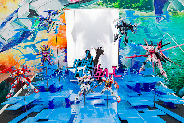 【速報】機動戦士ガンダム「GUNDAM NEXT FUTURE -EAST-」東京開幕！巨大シアターでメタバース体験、ガンプラバトルVRなど見どころや来場者特典を紹介