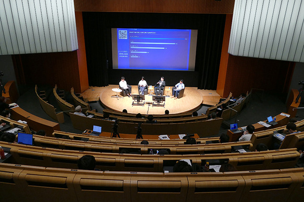 ロボットと生きる未来の物語　日本科学未来館、「AIの遺電子」トークショーを開催