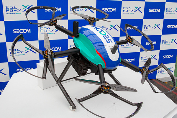【速報:日本初】セコム 自動で巡回監視飛行し、侵入者を追尾する新型「AIセキュリティドローン」を発表　デモを公開