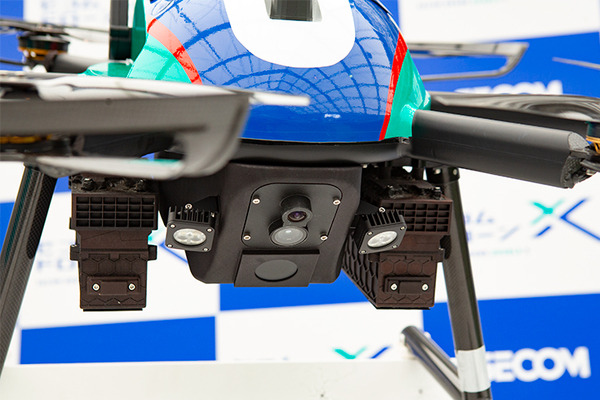 【速報:日本初】セコム 自動で巡回監視飛行し、侵入者を追尾する新型「AIセキュリティドローン」を発表　デモを公開