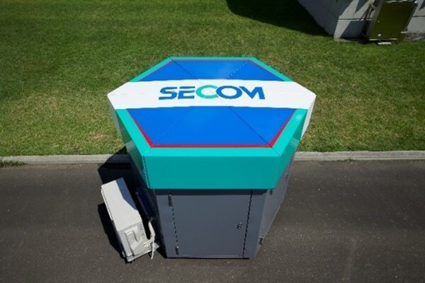 【速報:日本初】セコム 自動で巡回監視飛行し、侵入者を追尾する新型「AIセキュリティドローン」を発表　デモを公開