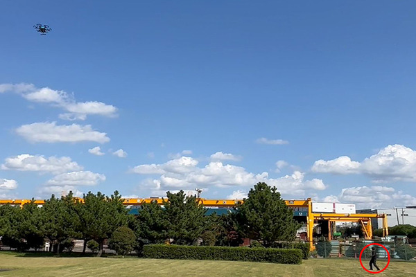 【速報:日本初】セコム 自動で巡回監視飛行し、侵入者を追尾する新型「AIセキュリティドローン」を発表　デモを公開