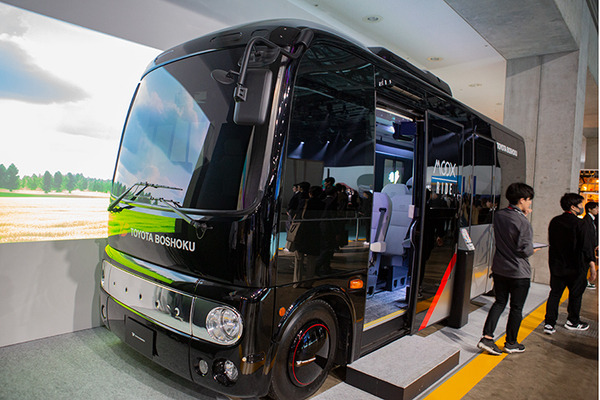 「ジャパンモビリティショー2023」見どころレポート(2) 未来のモビリティに出会い、バーチャル試乗体験も　モビリティ・ロボット編