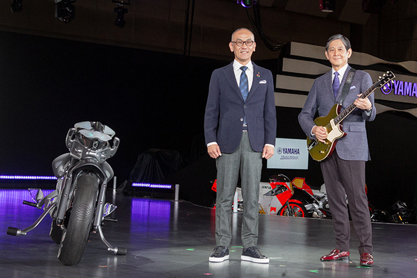 ヤマハ発が倒れず自律走行するバイク新型「モトロイド2」を公開　バランス制御/ジェスチャー操作など進化ポイントまとめ