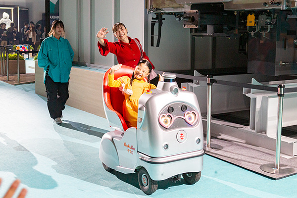 「ジャパンモビリティショー2023」見どころレポート(3)　キッザニアで職業体験　モビリティやゲームで楽しもう　家族連れ向けコンテンツ編