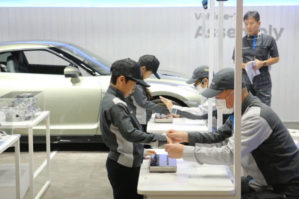 「ジャパンモビリティショー2023」見どころレポート(3)　キッザニアで職業体験　モビリティやゲームで楽しもう　家族連れ向けコンテンツ編