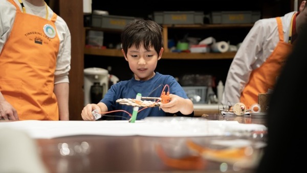 子どもが「論理的・創造的な問題解決力」を習得できる本格的な発明キットと書籍「子どもが体験するべき50の危険なこと」発売