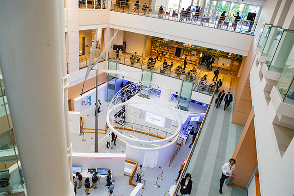 NTT版生成AI大規模言語モデル(LLM)「tsuzumi」驚異の性能を披露 NTT R&Dフォーラム2023開幕 NTT島田社長の基調講演と見どころ