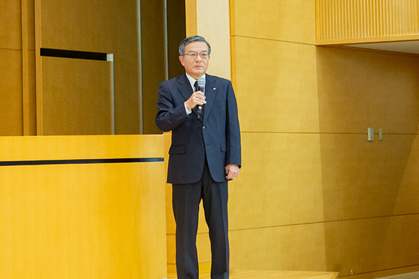 NTT版生成AI大規模言語モデル(LLM)「tsuzumi」驚異の性能を披露 NTT R&Dフォーラム2023開幕 NTT島田社長の基調講演と見どころ