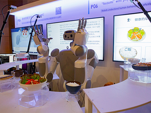 生成AI大規模言語モデルが人型ロボットを制御する連携デモを公開　NTT「tsuzumi」が身体感覚を持つロボットの物理的作業を制御