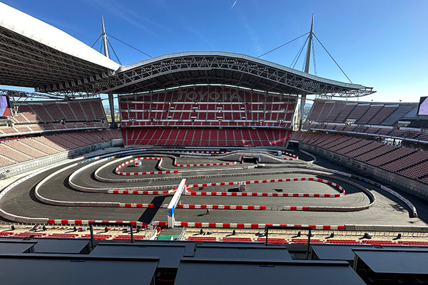 WRC「ラリージャパン」開幕　豊田スタジアムに多くのファンが来場！写真で見るトップドライバー達の素顔、サービスパークや展示会場