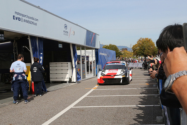 WRC「ラリージャパン」開幕　豊田スタジアムに多くのファンが来場！写真で見るトップドライバー達の素顔、サービスパークや展示会場