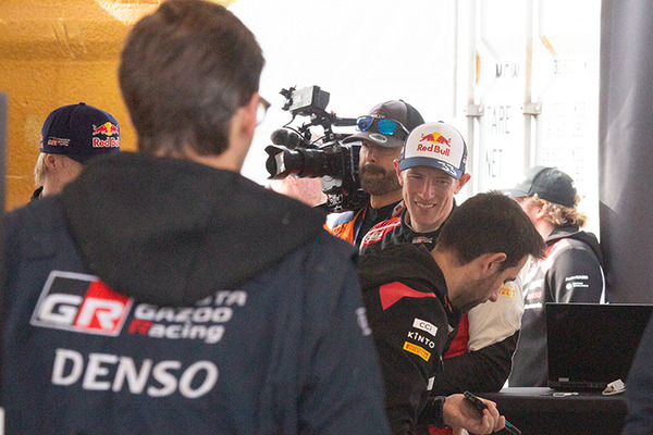 WRC「ラリージャパン」開幕　豊田スタジアムに多くのファンが来場！写真で見るトップドライバー達の素顔、サービスパークや展示会場