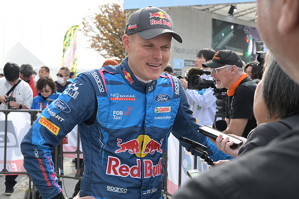 WRC「ラリージャパン」開幕　豊田スタジアムに多くのファンが来場！写真で見るトップドライバー達の素顔、サービスパークや展示会場