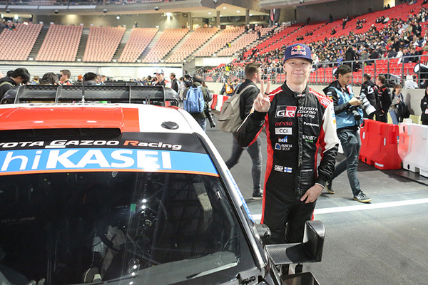 WRC「ラリージャパン」豊田スタジアム初の特設コースをラリーカーが激走！写真で見るジャンプ/ドリフト/熱戦の迫力