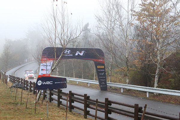 WRC「ラリージャパン」公道区間の初日は悪天候で波乱【SS別トップタイムドライバ一覧】勝田は痛恨のクラッシュ＆復帰！【速報】復帰後トップタイム連発