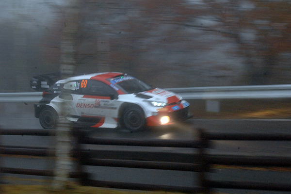 WRC「ラリージャパン」公道区間の初日は悪天候で波乱【SS別トップタイムドライバ一覧】勝田は痛恨のクラッシュ＆復帰！【速報】復帰後トップタイム連発