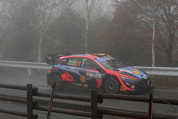 WRC「ラリージャパン」公道区間の初日は悪天候で波乱【SS別トップタイムドライバ一覧】勝田は痛恨のクラッシュ＆復帰！【速報】復帰後トップタイム連発