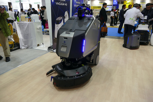「ビルメンフェア&クリーンEXPO 2023」は「ほぼロボット展」と言えるくらい掃除ロボットばかり