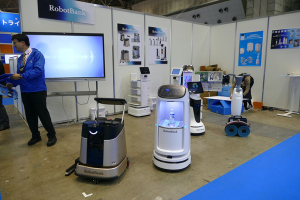 「ビルメンフェア&クリーンEXPO 2023」は「ほぼロボット展」と言えるくらい掃除ロボットばかり