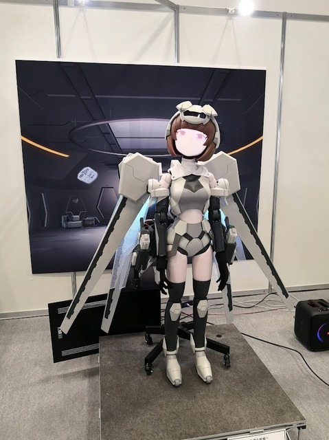 革新的2次元キャラクター「ハツキ」が身長145cmの等身大ロボットに！2023国際ロボット展で山洋電気のアンバサダーに就任