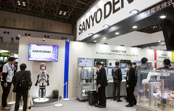 ロボットVTuber「ハツキ」を国際ロボット展(iREX)で披露　早大の尾形研究室で開発　アニメ文化とヒューマノイドの融合、山洋電気が稼働展示