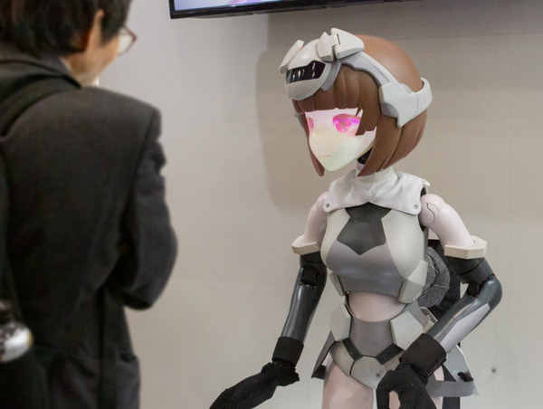 ロボットVTuber「ハツキ」を国際ロボット展(iREX)で披露　早大の尾形研究室で開発　アニメ文化とヒューマノイドの融合、山洋電気が稼働展示