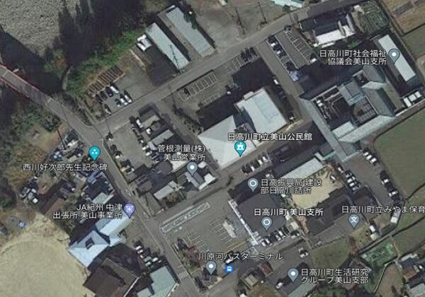 ドローンと配送ロボットで医薬品配送の実証実験　NTTコムや和歌山県らが、大規模災害発生時のラストワンマイル運搬を検証