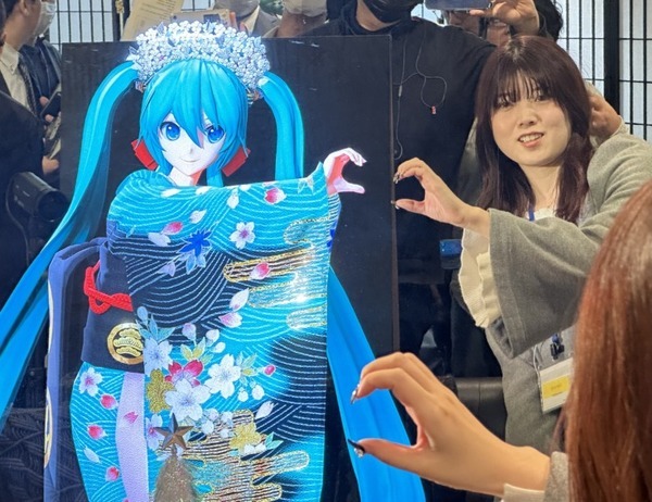 【NTTの新技術】中村獅童×初音ミク「超歌舞伎 今昔饗宴千本桜」と驚きの「裸眼XR 初音ミクあいせき」体験レポート【歌舞伎座で初公演】