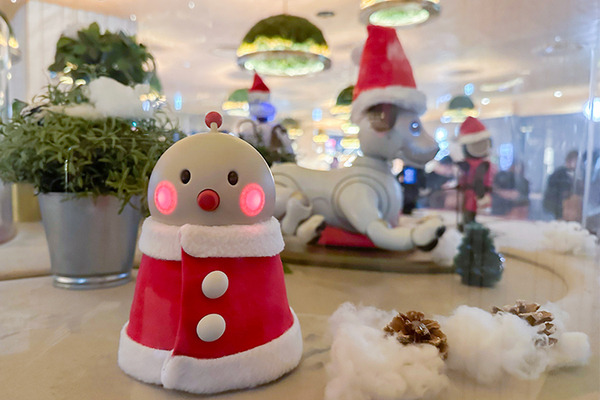 夜は「クラブ・ザ・ペッパー」に変身！ロボット、和食、DJ、音楽、ダンスが融合したエンタメ空間がオープン