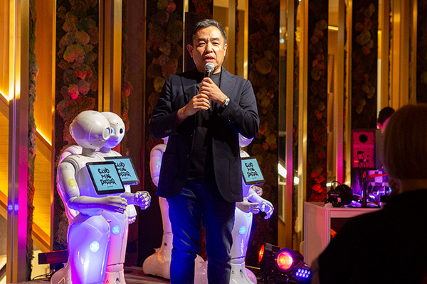 夜は「クラブ・ザ・ペッパー」に変身！ロボット、和食、DJ、音楽、ダンスが融合したエンタメ空間がオープン
