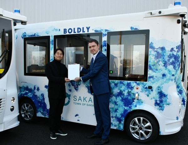 【日本初】茨城県境町が自動運転EV「MiCa」を自治体で初導入　来年は「MiCa」3台と「ARMA」5台で更に利便性の向上へ
