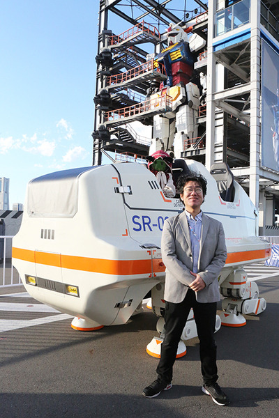 搭乗型ロボット「アーカックス」が走行デモを初披露、４足歩行ライド「SR-02」に「ねこずきん」搭乗！動くガンダムGFY横浜に大集結の日