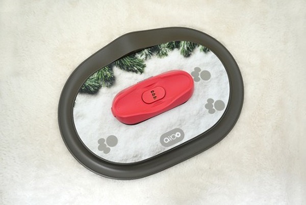 aibo用「チャージステーション」デコカバーに新作『雪の足跡snow柄』登場　ロボユニサイトで発売開始