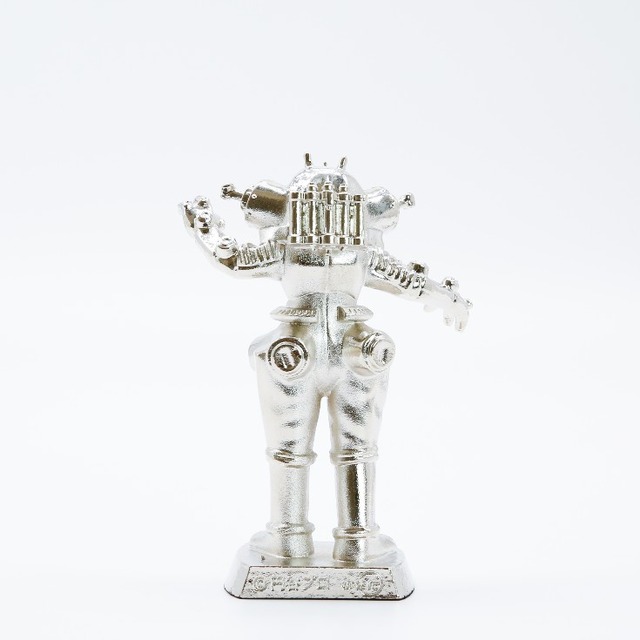 ウルトラセブンとロボット怪獣キングジョー/ウィンダムがモチーフのメタル(金属製)ペーパーウェイトを受注販売　キャラクターベースおきた