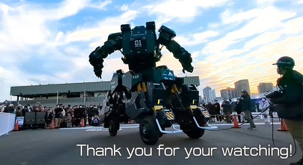 身長4.5m搭乗型ロボット「アーカックス」 ガンダムファクトリー横浜での公式動画を公開　搬入・デモ・夜間走行なども