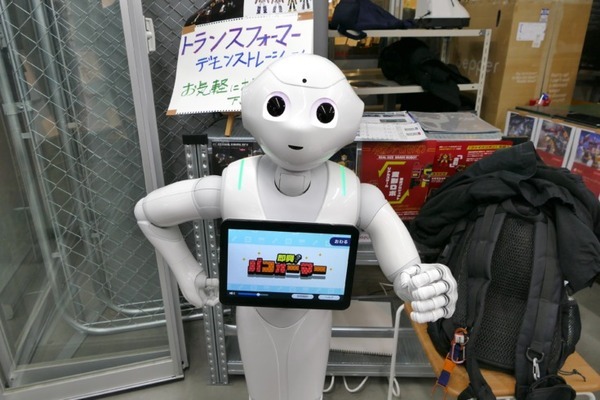 勇者ロボ「ファイバリオン」も操作可能！ 「Akibaロボラボ＠シークベース」開催中