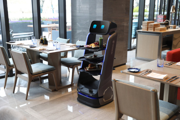 配膳・配送ロボットのDINERBOT T9 Proが「シカゴ・グッドデザイン賞2023」を受賞