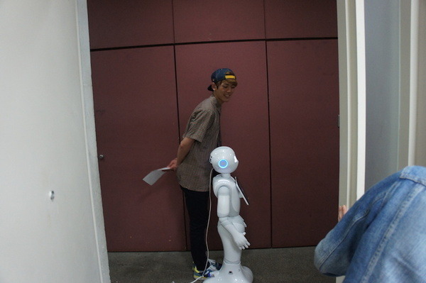 Pepperを使って笑いの研究をする慶應義塾大学SFC白井宏美准教授にお話を伺いました