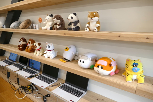 「ココロを動かす表現」としてのロボティクス　ユカイ工学＋武蔵野美大「Creative Robotics展」