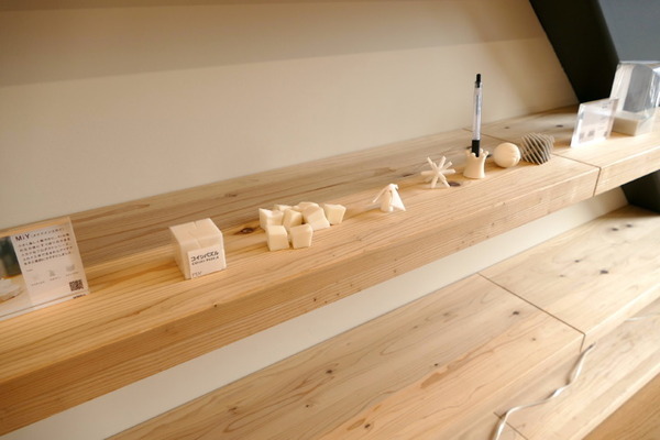 「ココロを動かす表現」としてのロボティクス　ユカイ工学＋武蔵野美大「Creative Robotics展」