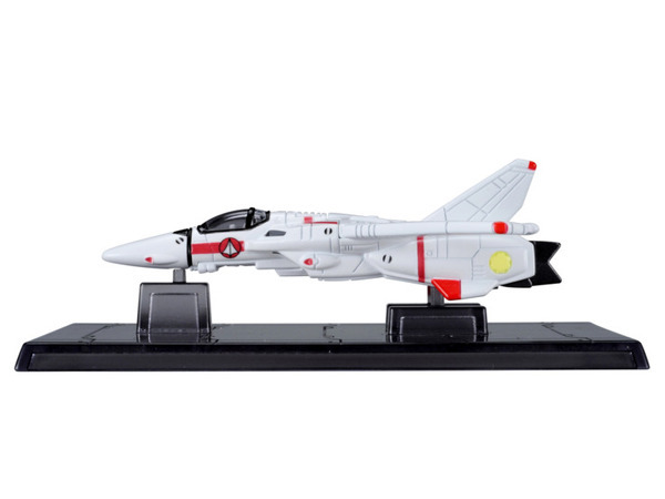 アニメ『超時空要塞マクロス』と「トミカ」が初コラボ！バルキリー3種を4月発売　一条/ジーナス/フォッカー機　河森正治氏が監修