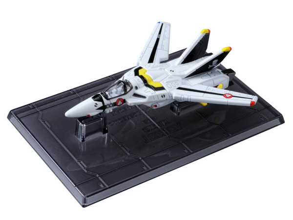 アニメ『超時空要塞マクロス』と「トミカ」が初コラボ！バルキリー3種を4月発売　一条/ジーナス/フォッカー機　河森正治氏が監修