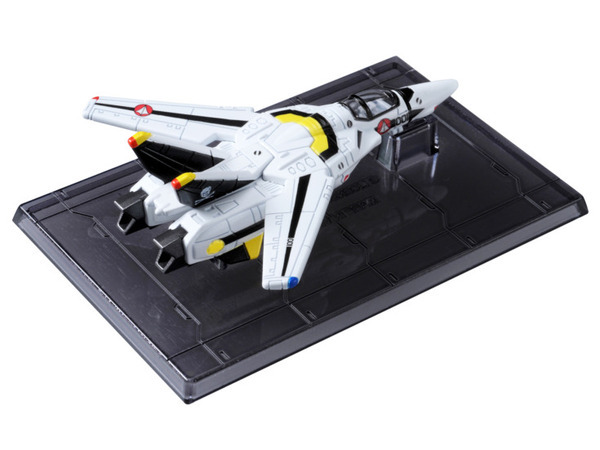 アニメ『超時空要塞マクロス』と「トミカ」が初コラボ！バルキリー3種を4月発売　一条/ジーナス/フォッカー機　河森正治氏が監修