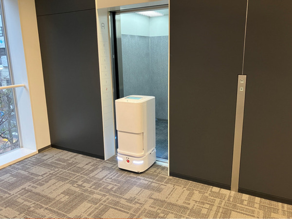 NECネッツエスアイが「サービスロボットを群管理するための国内標準化の規格案」を策定　本社ビルで実証実験
